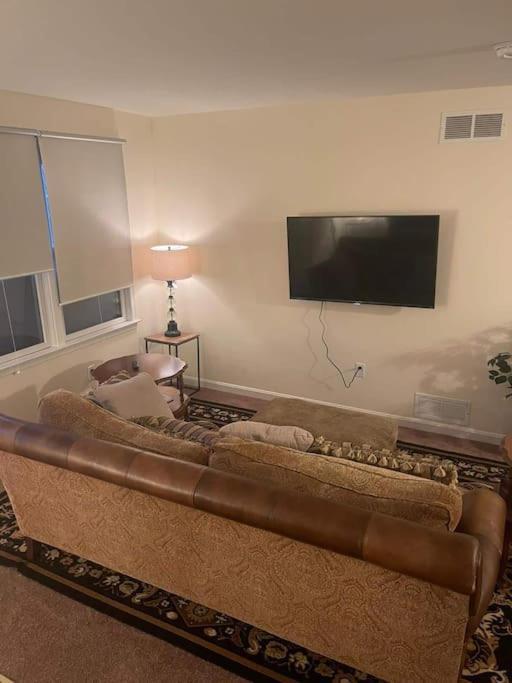 Entire Private 2 Bedrooms House, Nice Neighborhood Arnold Екстер'єр фото